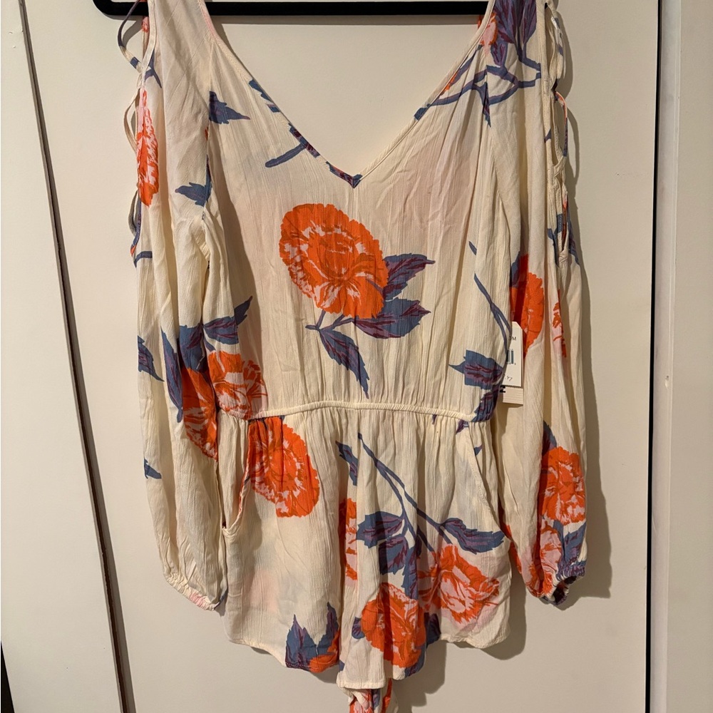 Billabong long sleeve romper NWT M